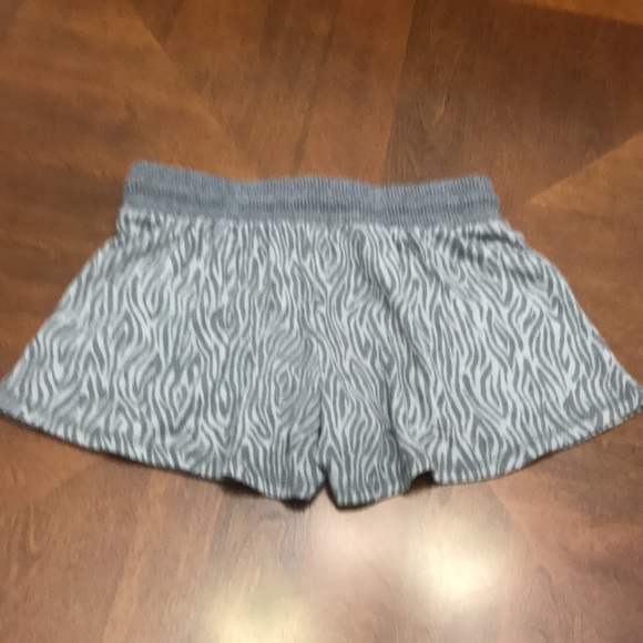 Forever 21 drawstring pajama shorts. Size M - Picture 4 of 4